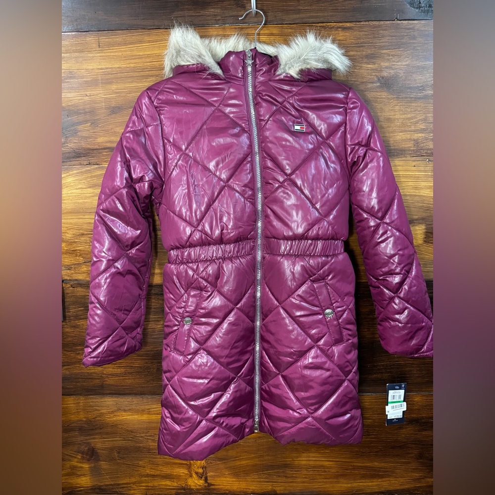 NWT Tommy Hilfiger Girls Quilted Puffer Jacket with Faux Fur Hood - Burgundy